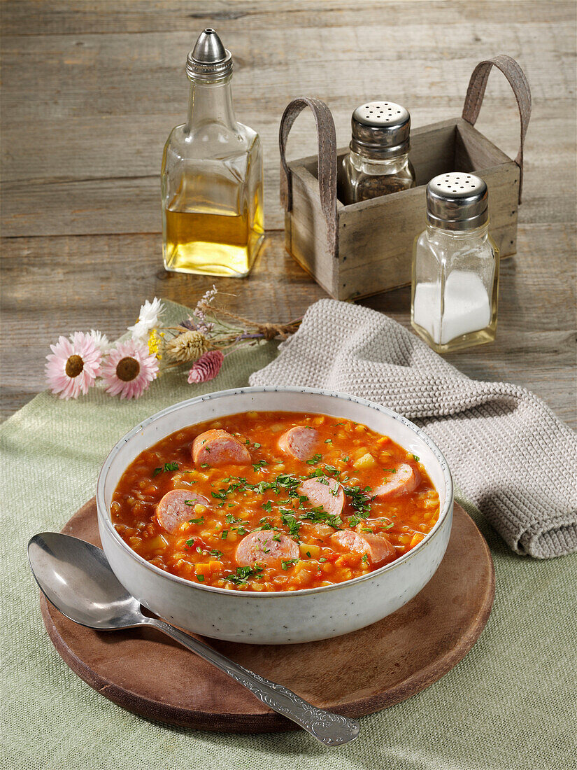 Siegerland lentil soup with mettwurst sausage
