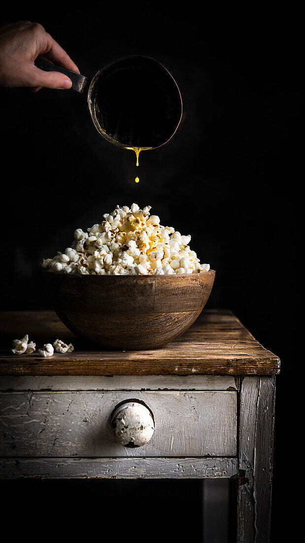 Popcorn mit geschmolzener Butter