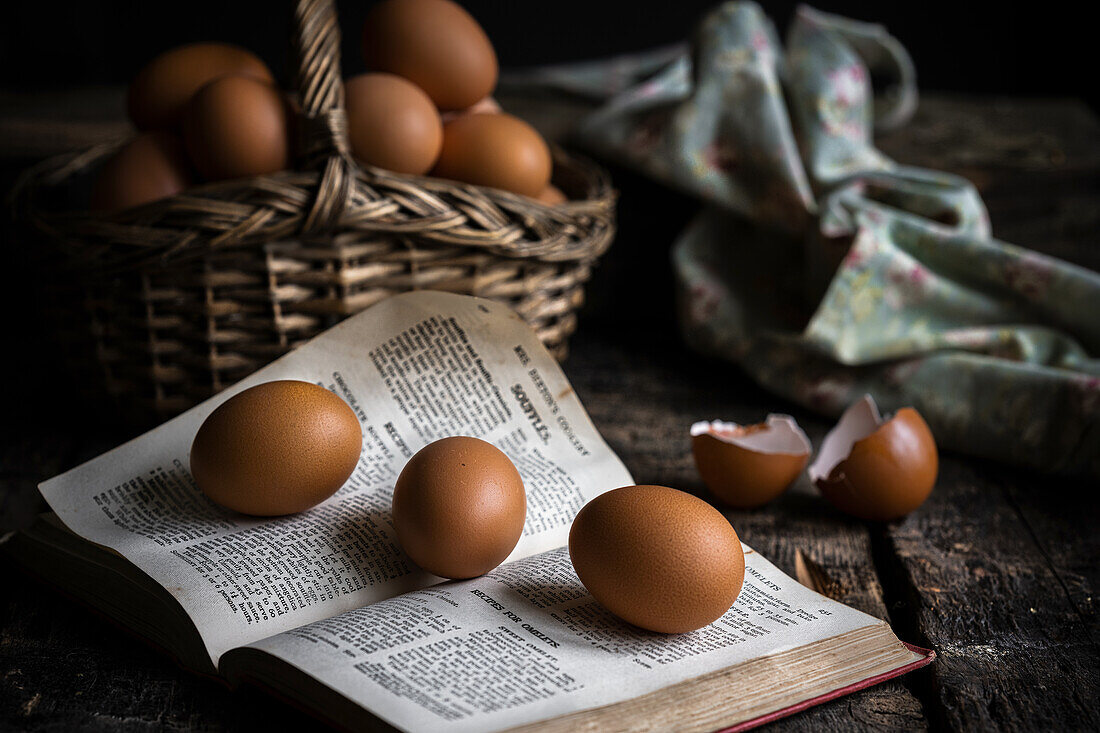 Recipe book, brown eggs