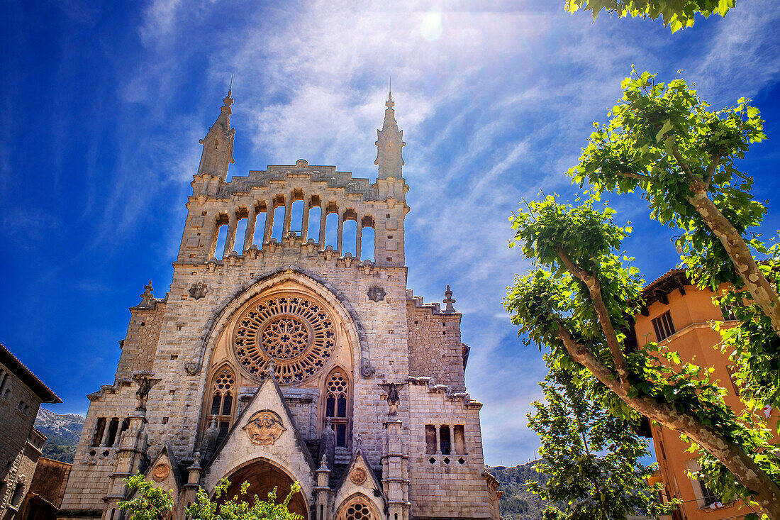Kirche St. Bartholomäus, römisch-katholische Pfarrkirche, Plaza de sa Constitucio, Sóller, Serra de Tramuntana, Mallorca