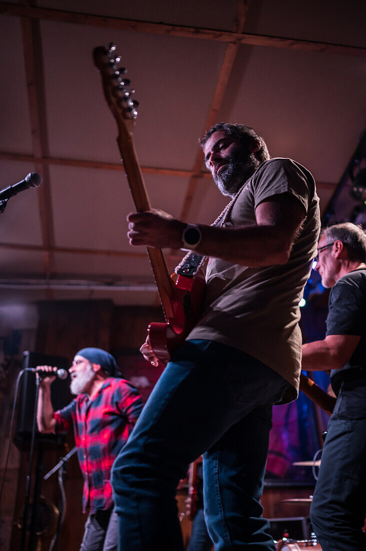 Wiedervereinigung der spanischen Rockband Mama Kin zur Feier des 20-jährigen Bestehens der Rock & Blues-Konzerthalle, Zaragoza, Spanien