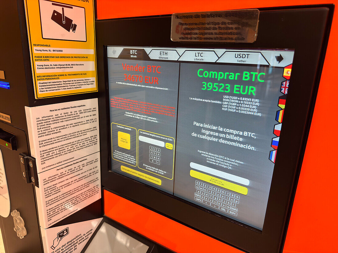 Bitcoin-Geldautomat im Aragonia-Einkaufszentrum, Zaragoza, Spanien