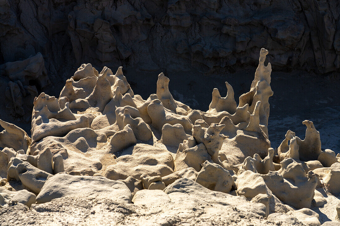 Fantastisch erodierte Sandsteinformationen in der Fantasy Canyon Recreation Site, in der Nähe von Vernal, Utah