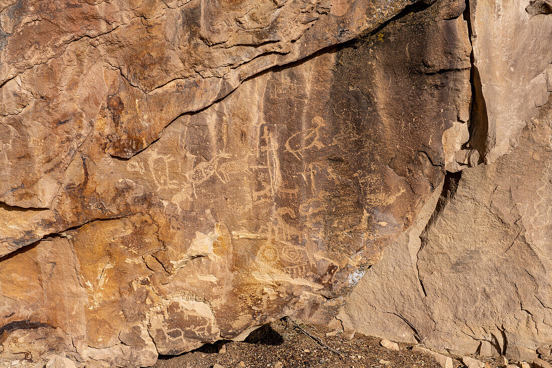 Eine prähispanische Felszeichnung der amerikanischen Ureinwohner im Nine Mile Canyon in Utah