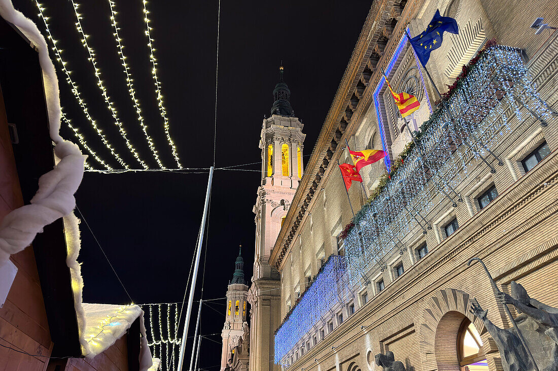 Christmas arrives in the streets of Zaragoza, Aragon, Spain