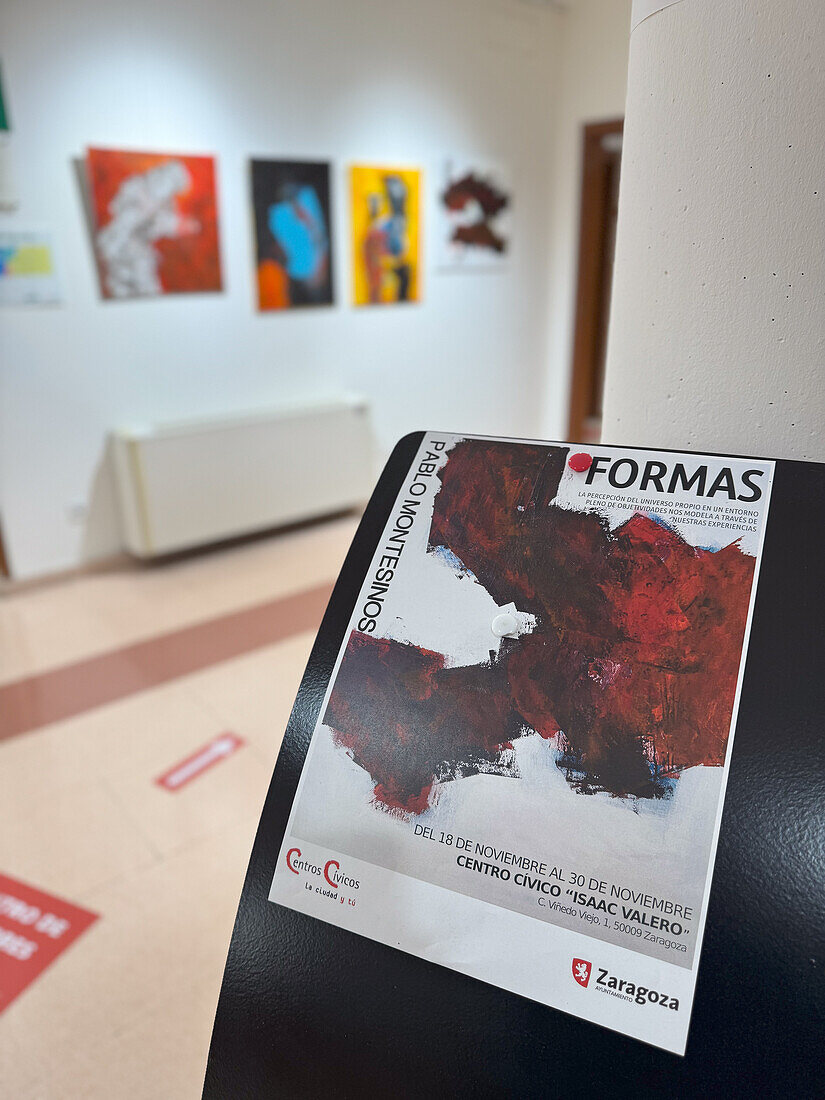 Formas, Kunstausstellung des Malers Pablo Montesinos im Centro Civico Isaac Valero, Zaragoza, Spanien