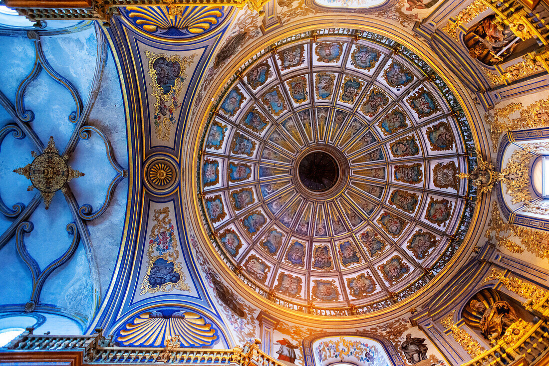 Dome inside of the Sacred Chapel of the Savior. Ubeda, Andalusia, Spain. Sacra Capilla del Salvador del Mundo. XVIth century chapel of the Savior, Vazquez de Molina Square. Ubeda, UNESCO World Heritage Site. Jaen province, Andalusia, Southern Spain Europe