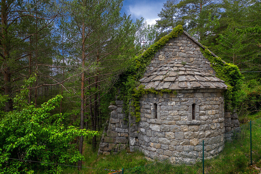 Ermita de Sant Jaume im Museu de Ciment oder Asland ciment museum, Castellar de n'hug, Berguedà, Katalonien, Spanien