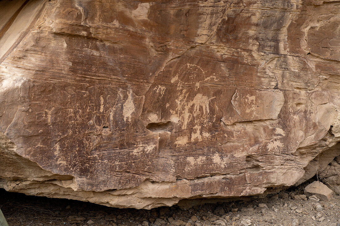 Eine prähispanische Felszeichnung der amerikanischen Ureinwohner im Nine Mile Canyon in Utah