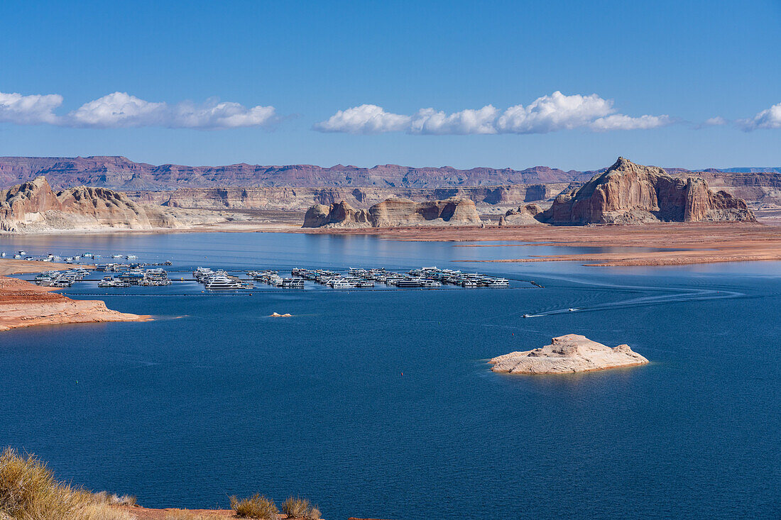 The Wahweap Marina in Wahweep Bay at the southern end of Lake Powell in the Glen Canyon National Recreation Area, Arizona.