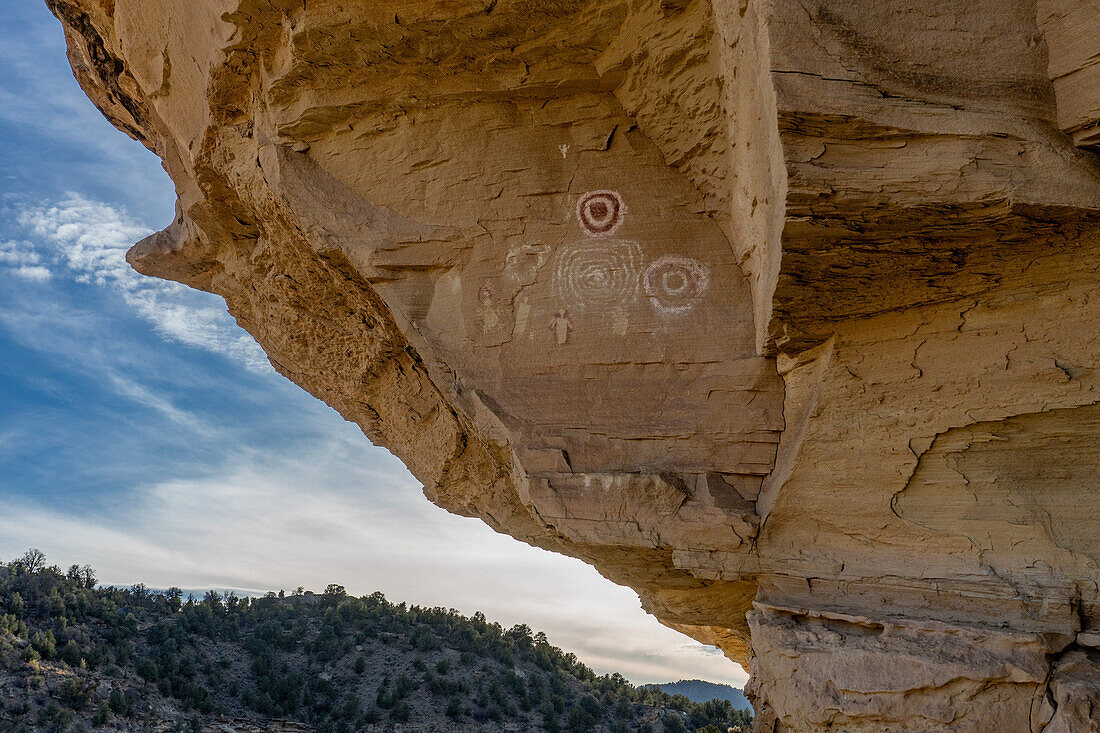 Die Sonnendolch-Tafel an der Four Mile Interpretive Site im Canyon Pintado National Historic District in Colorado. Prähispanische Felszeichnungen der amerikanischen Ureinwohner