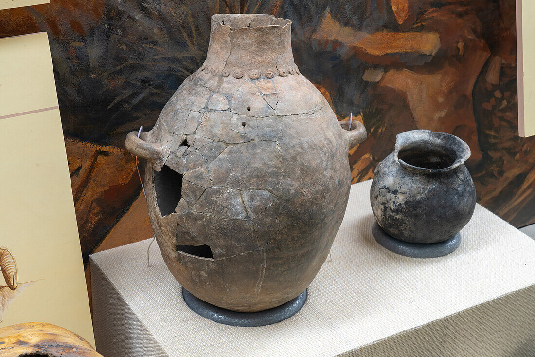 Keramik der Fremont-Kultur im USU Eastern Prehistoric Museum in Price, Utah