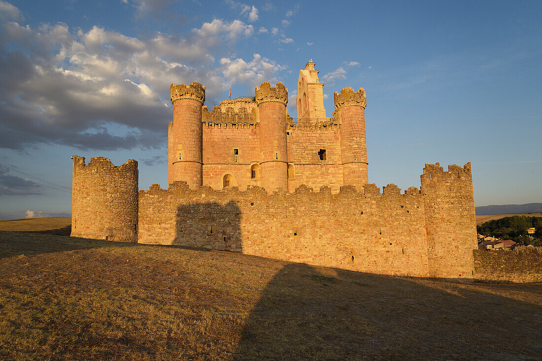 Die Burg von Turegano in der Provinz Segovia