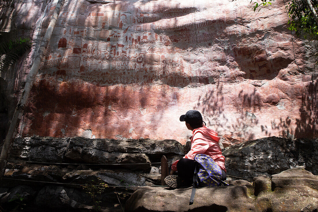 Felsmalereien in Chiribiquete, von der UNESCO zum Weltkulturerbe erklärt, ist einer der bedeutendsten Orte, um die Felskunst in San José del Guaviare zu bewundern, die sehr alt ist und teilweise bis zu 12.000 Jahre zurückreicht. Diese grafischen Darstellungen wurden von den alten indigenen Gemeinschaften geschaffen, die die Region bevölkerten.