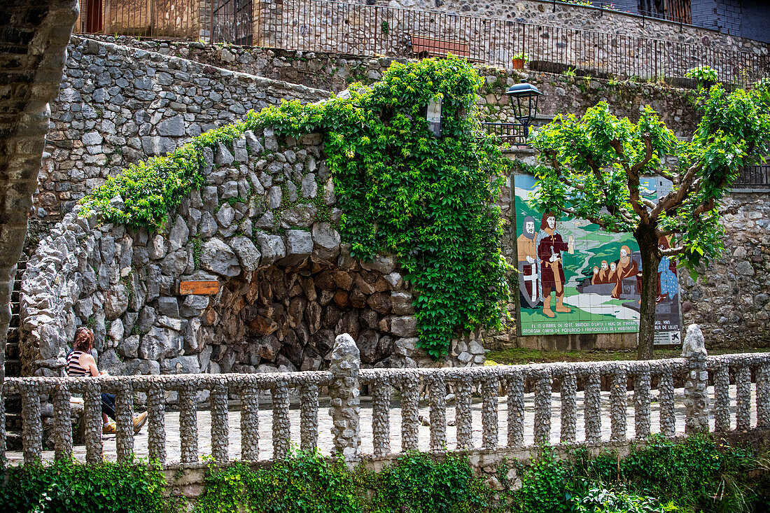 Wandgemälde zum 700. Jahrestag der Besiedlungs- und Konzessionsurkunde der Stadt Lillet, Berguedà, Katalonien, Spanien