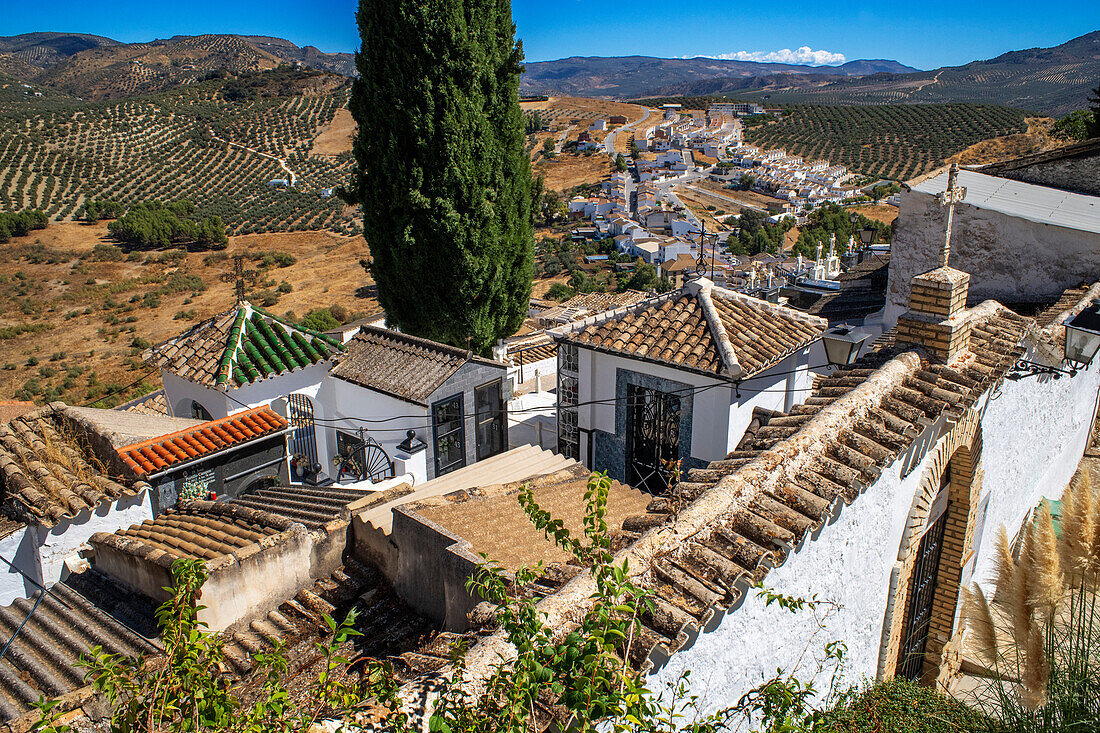 Friedhof von Iznajar in der Provinz Cordoba, Andalusien, Südspanien