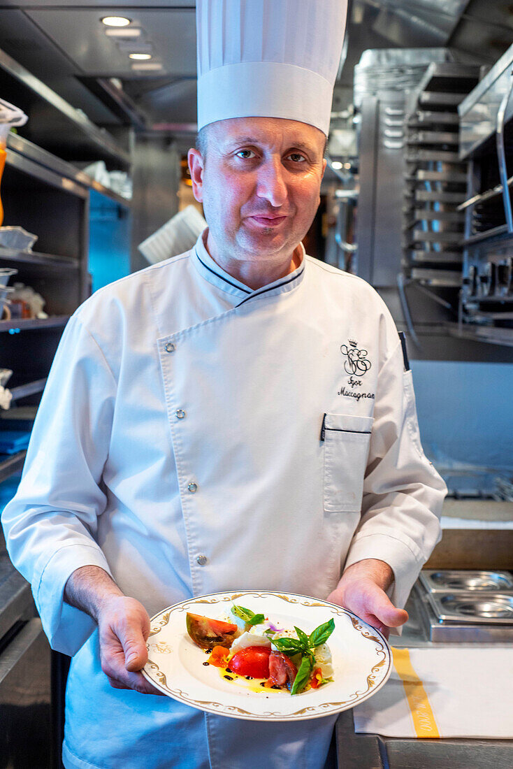 Igor Maccagnan, Küchenchef des Luxuszugs Belmond Venice Simplon Orient Express. Lachskraut und Kartoffeln