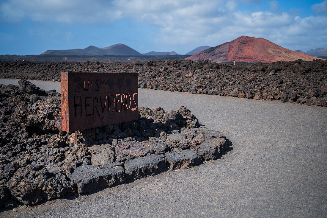 Die Lavafelsen von Los Hervideros auf Lanzarote, Kanarische Inseln, Spanien