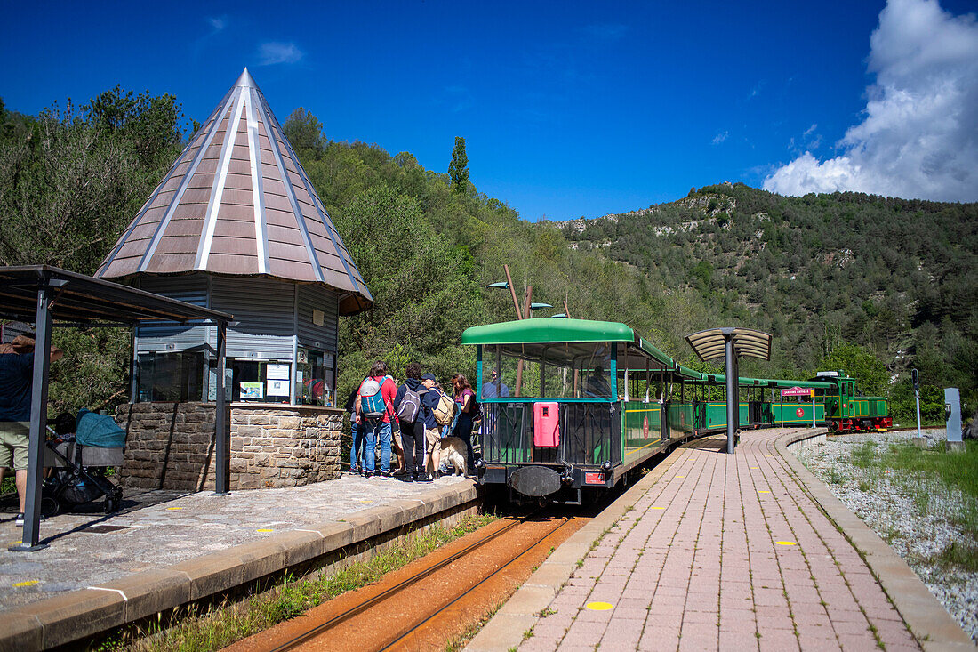 Tren del Ciment, an der Gartenstation Jardins Artigas, La Pobla de Lillet, Castellar de n'hug, Berguedà, Katalonien, Spanien