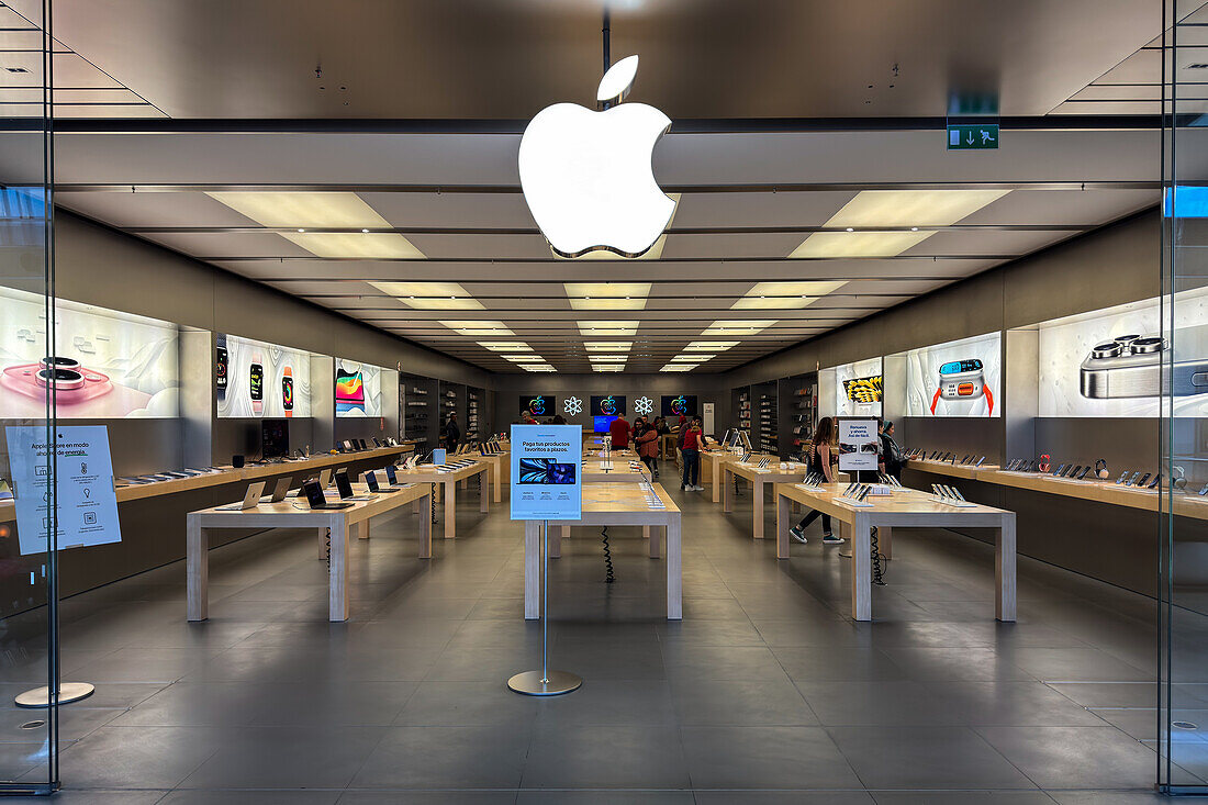 Apple Store in Puerto Venecia, bekanntes Einkaufszentrum in der Stadt Zaragoza, Spanien