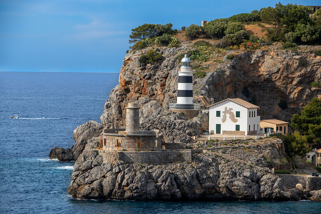 Faro de Sa Creu Lighthouse, Port de Soller, Mallorca, Balearic Islands, Spain, Europe.
