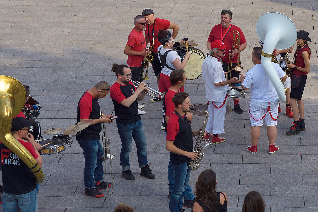 Femuka, the International Music and Theatre Festival, in the Plaza del Azoguejo of Segovia.