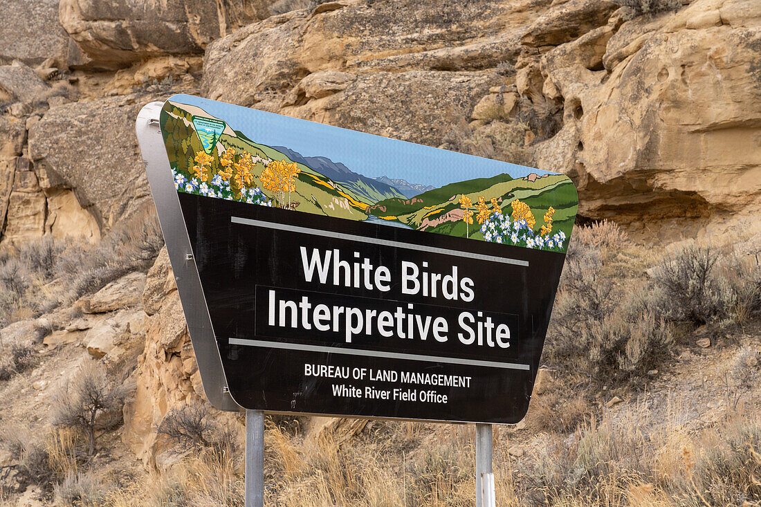 Sign for the White Birds Interpretive Site in the Canyon Pintado National Historic District in Colorado.