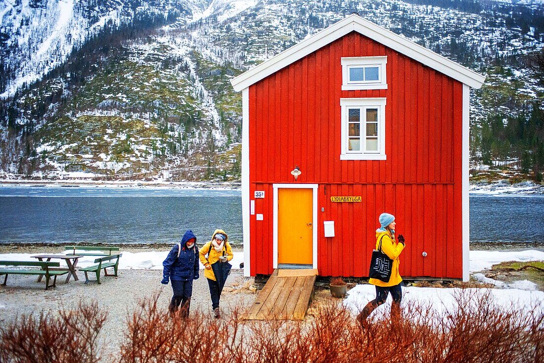 Bunte rote Fischereilagerhäuser, Mosjoen, Nordland, Norwegen