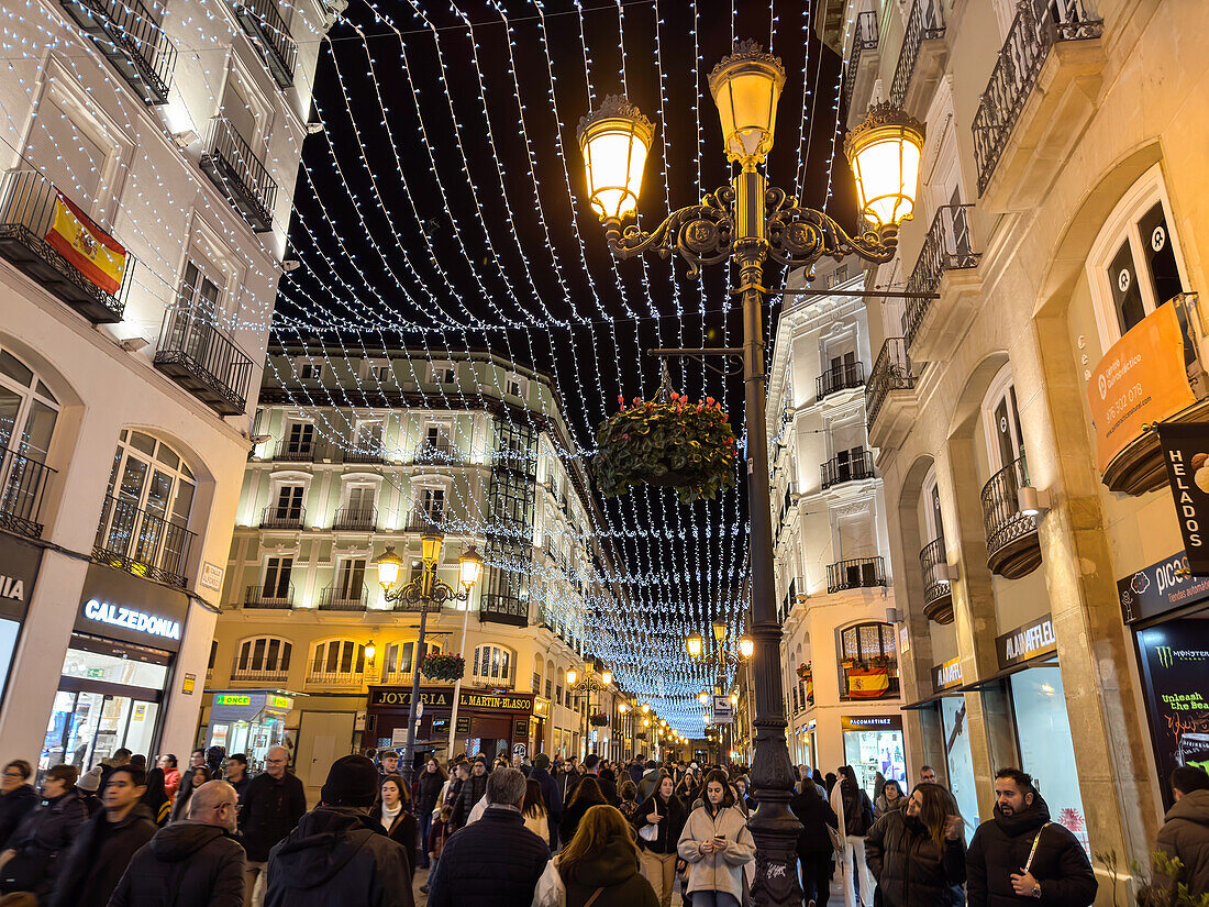 Weihnachten kommt in den Straßen von Zaragoza, Aragon, Spanien, an