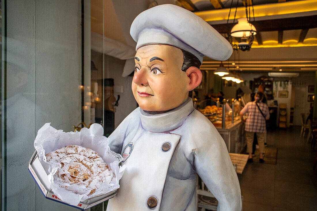 Ensaimada typisch für Mallorca Mallorca Bäckerei in balearischen Inseln