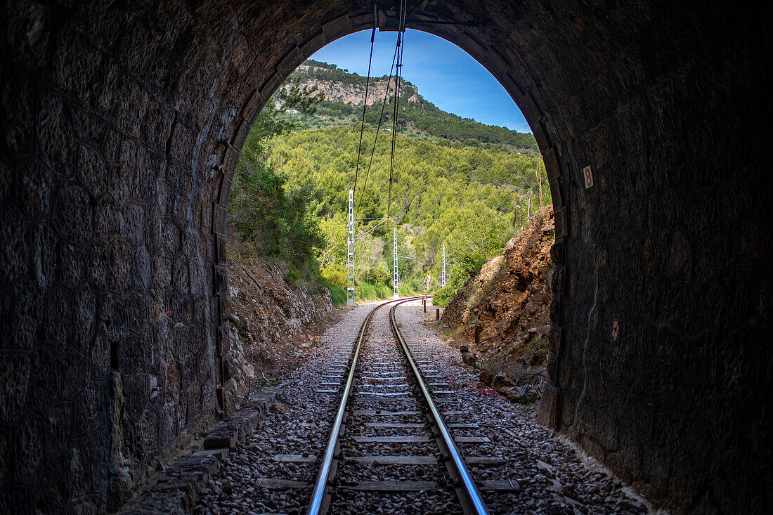 Tunnel in der Strecke des Tren de Soller, historischer Zug, der Palma de Mallorca mit Soller verbindet, Mallorca, Balearen, Spanien, Mittelmeer, Europa