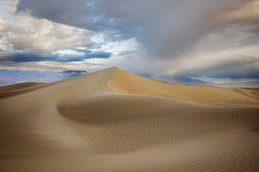 Mesquite Flat Sand Dunes in Death Valley National Park, California.