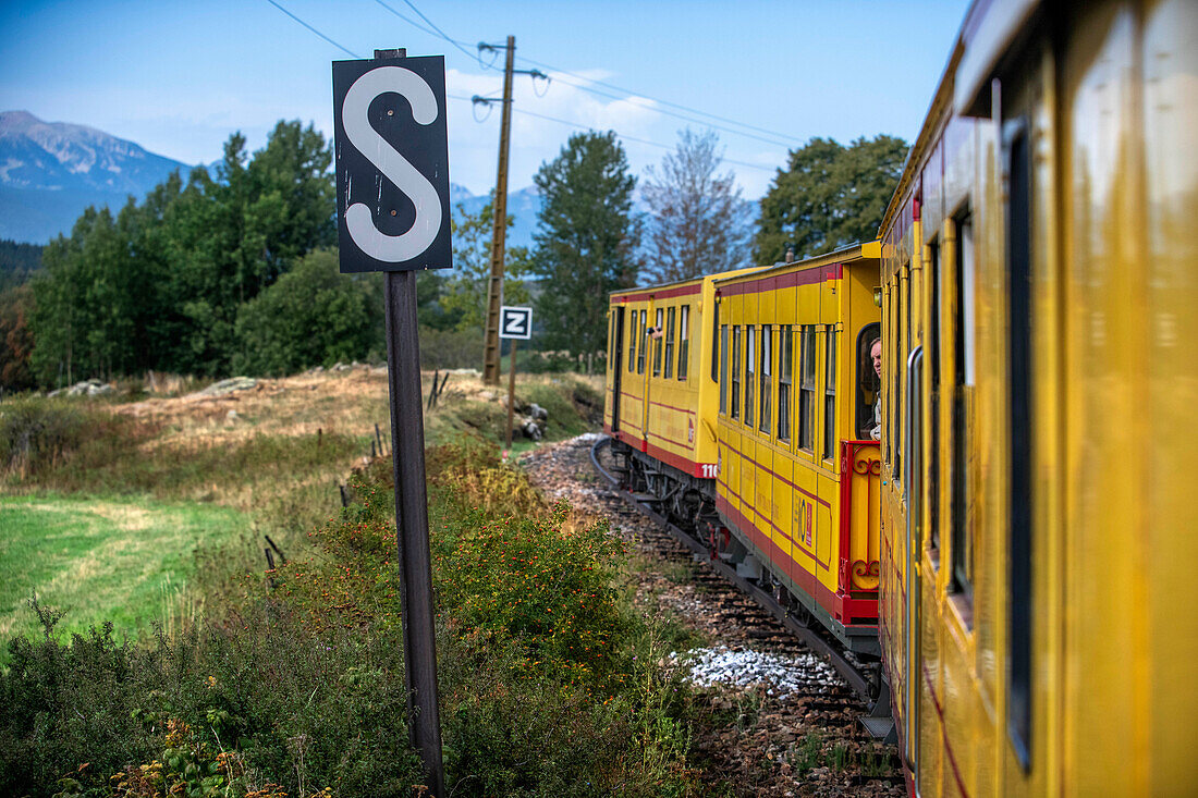 Fahrt mit dem Gelben Zug oder Train Jaune, Pyrénées-Orientales, Languedoc-Roussillon, Frankreich