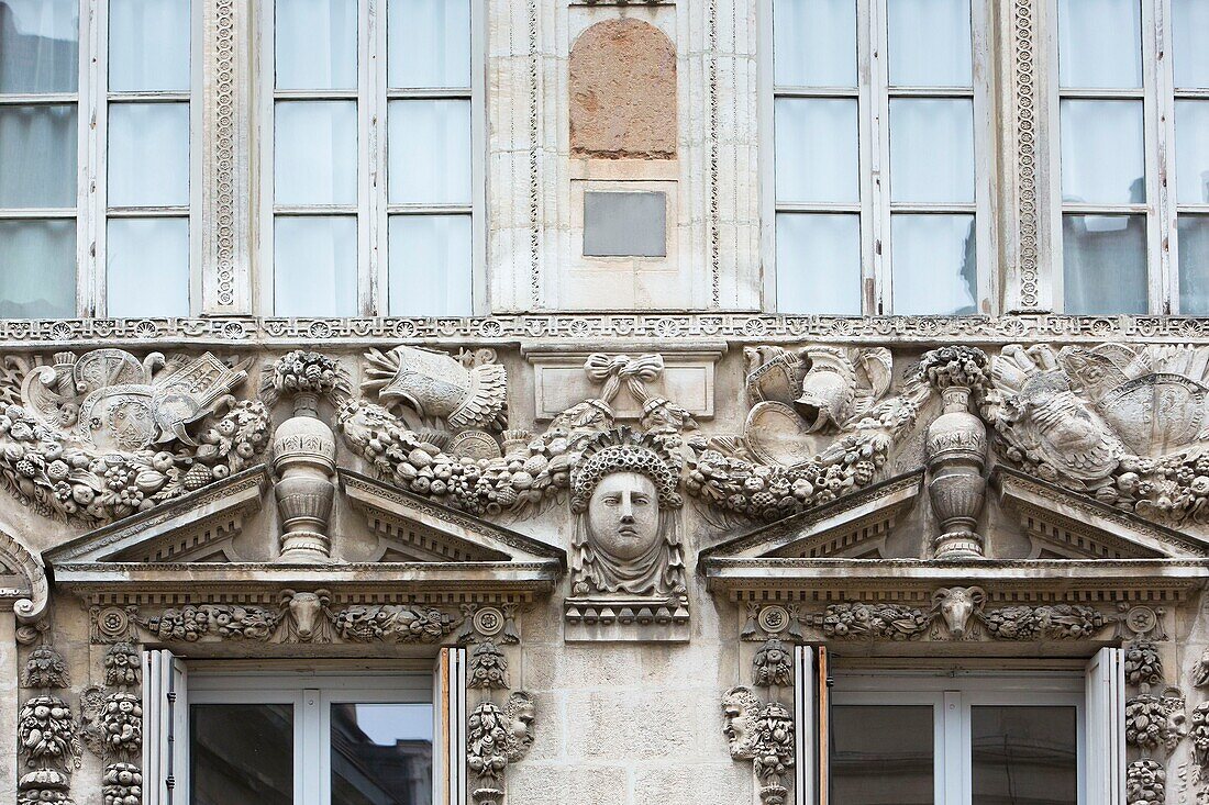Frankreich, Cote d'Or, Kulturlandschaft der burgundischen Klimazonen, von der UNESCO zum Weltkulturerbe erklärt, Fassade des Maison Maillard (Maillard-Haus), auch Maison Milsand (Milsand-Haus) genannt, im Renaissance-Stil