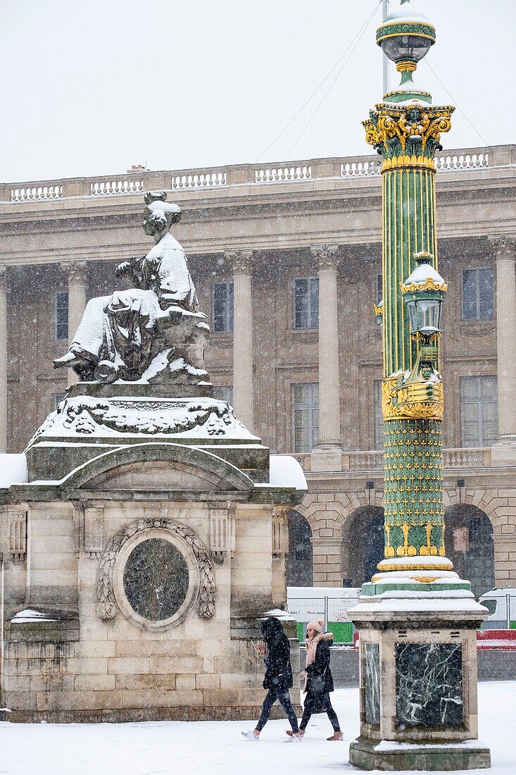 Frankreich, Paris, der Place de la Concorde unter dem Schnee