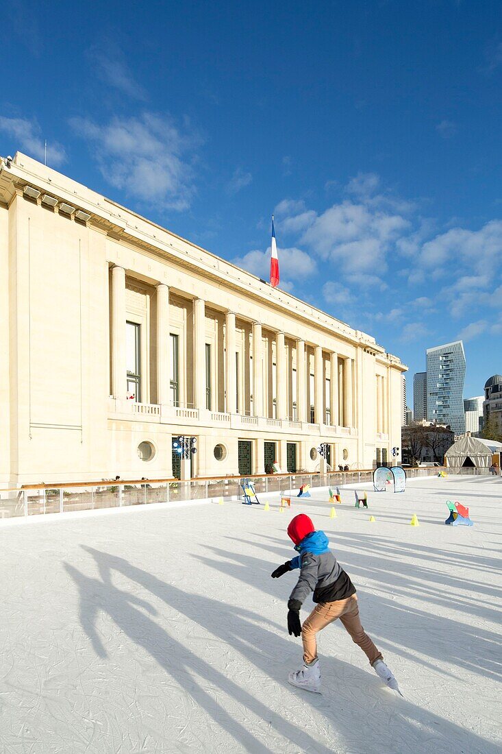 France, Hauts de Seine, Puteaux, Town Hall, building with Art Deco architecture, esplanade and ice rink