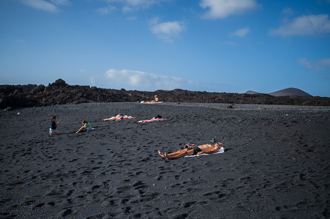 Strand Montaña Bermeja in Lanzarote, Kanarische Inseln, Spanien