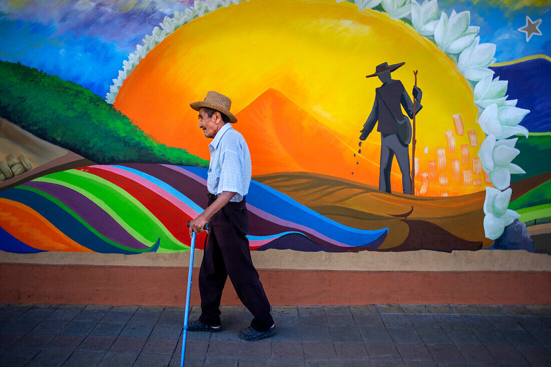 Wand-Straßenkunst-Graffiti in Nahuizalco Sonsonate, El Salvador, Mittelamerika. Ruta De Las Flores, Departement Sonsonate