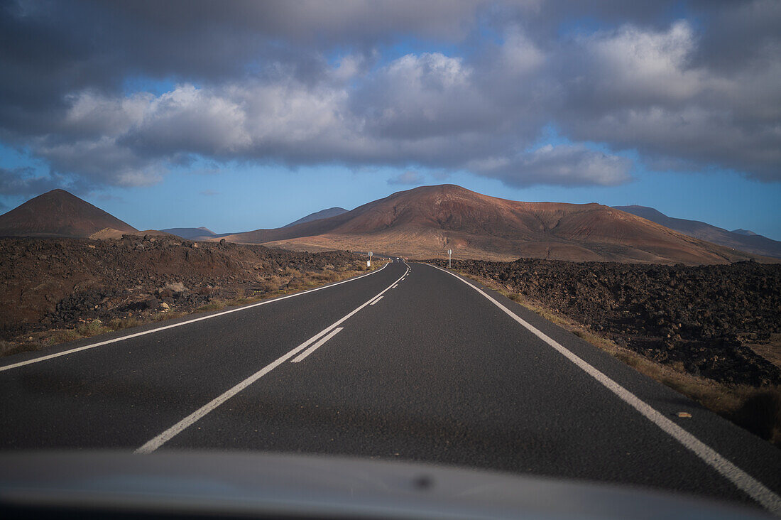 Straße in Lanzarote, Kanarische Inseln, Spanien