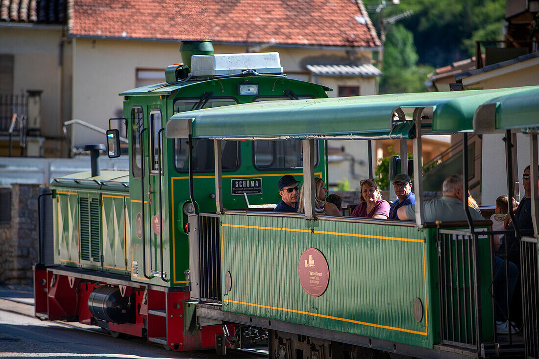 Tren del Ciment, am Bahnhof Pobla de Lillet, La Pobla de Lillet, Castellar de n'hug, Berguedà, Katalonien, Spanien