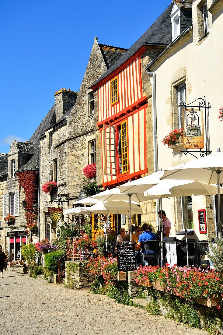 Frankreich, Morbihan, Rochefort en Terre, mit der Bezeichnung les plus beaux villages de France (Die schönsten Dörfer Frankreichs), Place du Puits