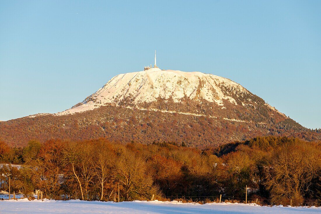 Frankreich, Puy de Dome, von der UNESCO zum Weltkulturerbe erklärt, Regionaler Naturpark der Vulkane der Auvergne, Mazaye, Vulkan Puy de Dome (1465m)