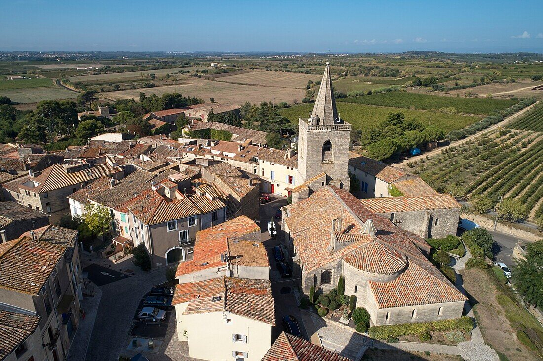 Frankreich, Hérault, Nézignan-L'Évêque, Kirche Sainte-Madeleine, Luftaufnahme