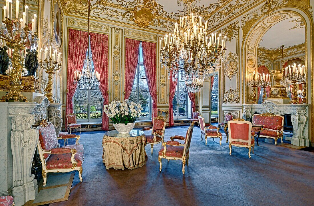 France, Paris, area listed as World Heritage by UNESCO, Bourbon palace, seat of the french National Assembly, the Seasons Lounge at the Lassay Hotel