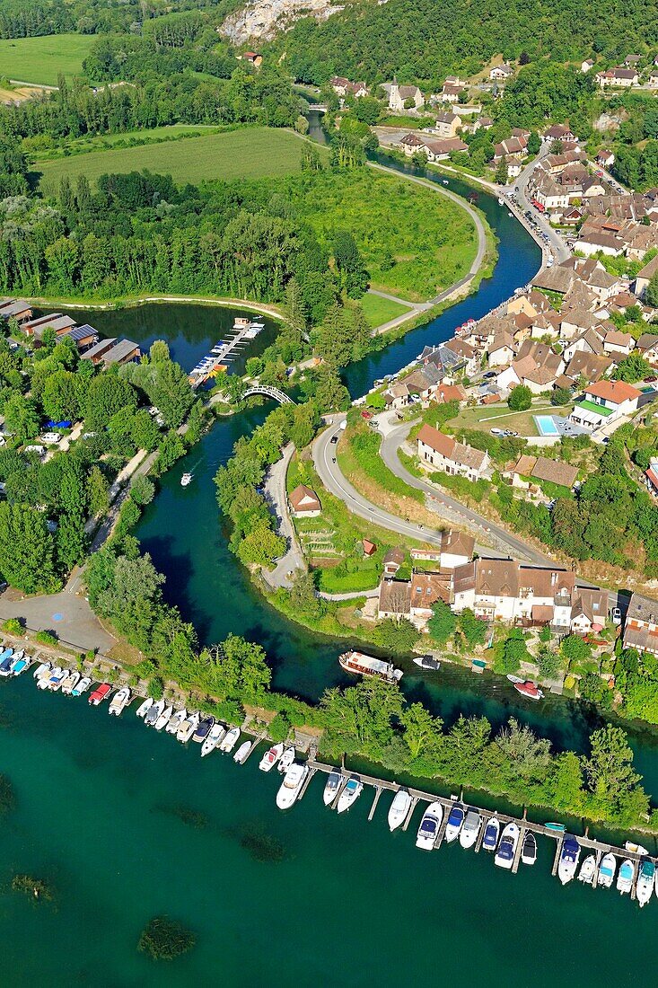 Frankreich, Savoyen, Chanaz, Die Rhone und der Savieres-Kanal (Luftaufnahme)