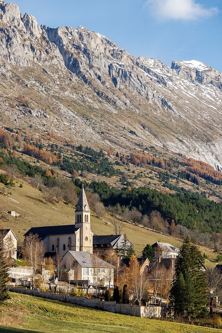 Frankreich, Hautes Alpes, Dévoluy-Massiv, Saint Etienne en Dévoluy, das Dorf