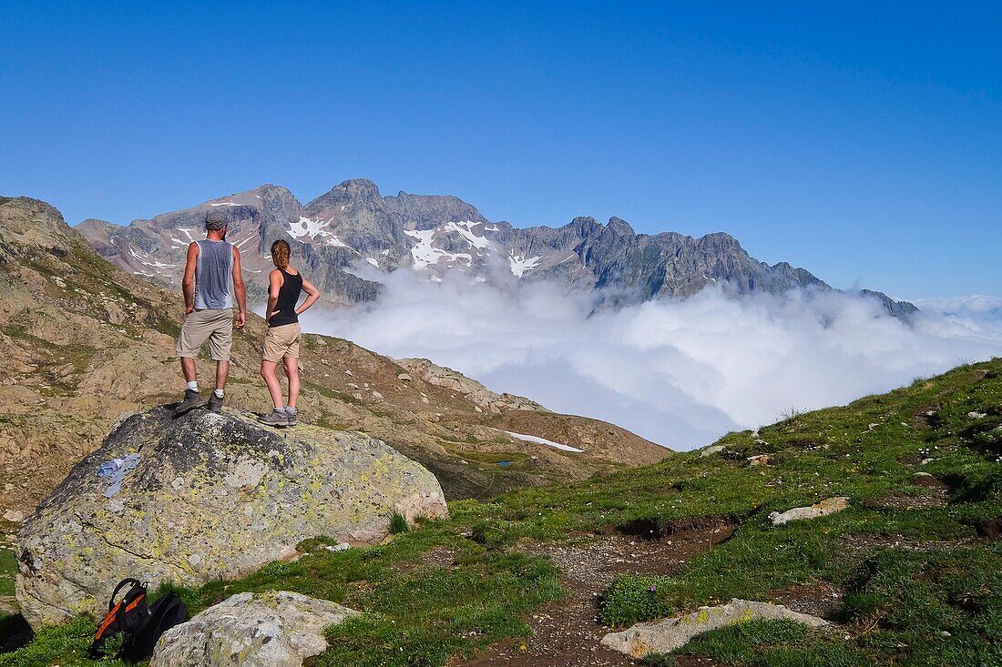 Frankreich, Isere, Venosc, Wanderer auf dem Vallon-Pass