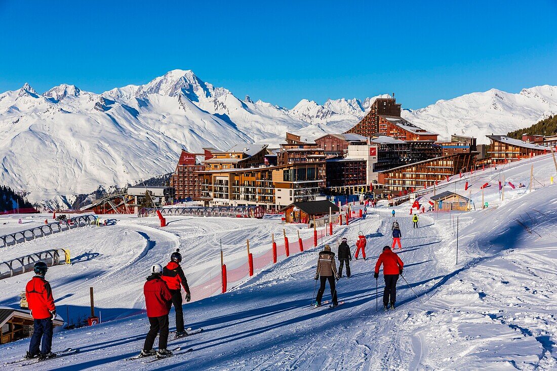 France, Savoie, Vanoise massif, valley of Haute Tarentaise, Les Arcs 2000, part of the Paradiski area, view of the Mont Blanc (4810m)