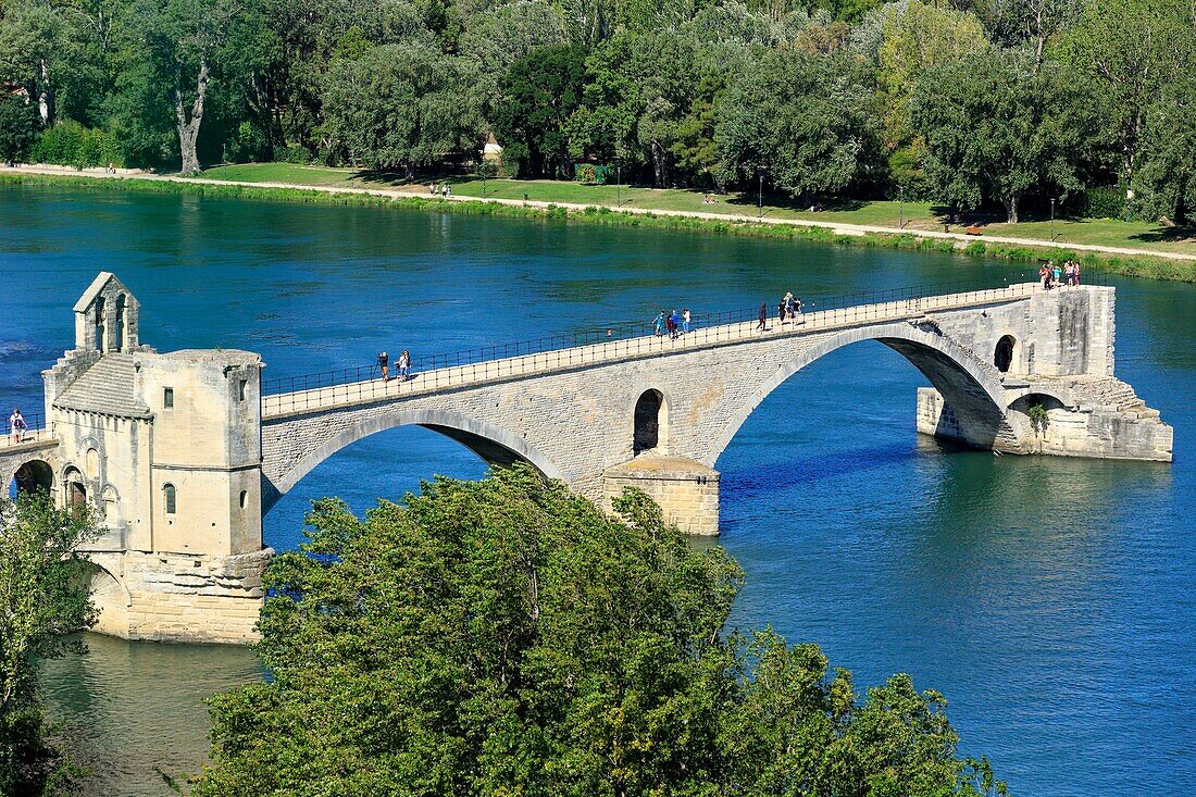 Frankreich, Vaucluse, Avignon, Brücke Saint Benezet (XII) über die Rhone, von der UNESCO zum Weltkulturerbe erklärt