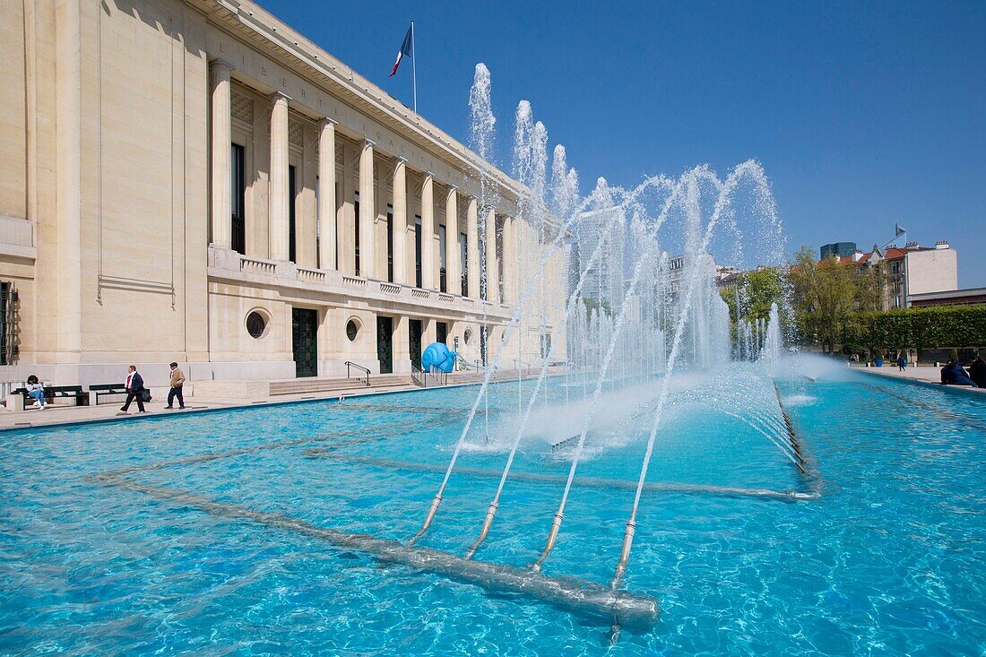 France, Hauts de Seine, Puteaux, Town Hall, building with Art Deco architecture, esplanade, pond and fountains